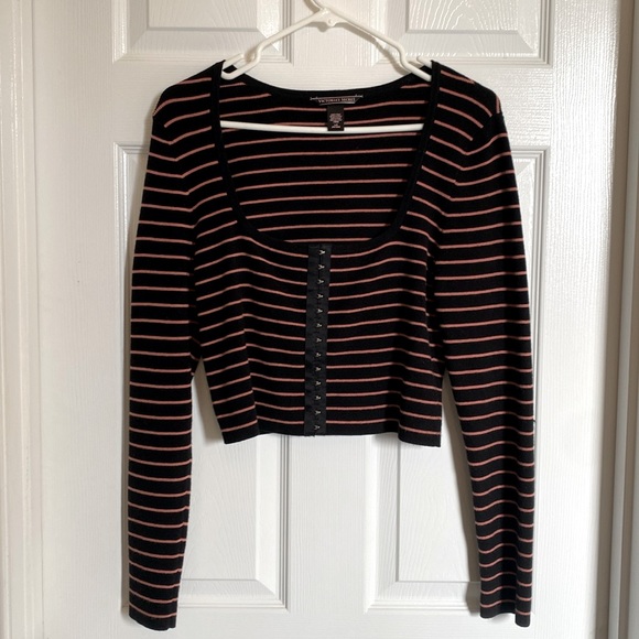 |•VICTORIA’s SECRETS•| Scoop Neck Crop Top Sweater Large - Picture 2 of 5